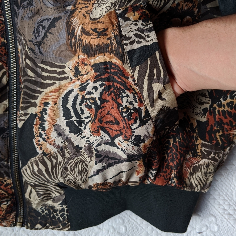 Vintage Silk Bomber Jacket covered in Animals!! - Picture 6 of 6